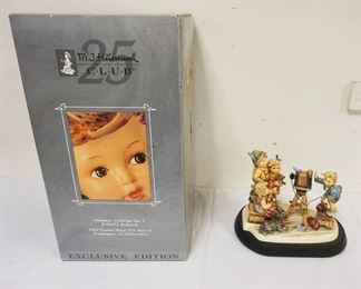 1215	GOEBEL/HUMMEL EXCLUSIVE EDITION PHOTOGRAPHER, APPROXIMATELY 9 IN HIGH
