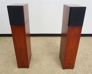 1251	BOSTON ACOUSTICS *LYNNFIELD SERIES 500L* STEREO SPEAKERS, 2 PART, APPROXIMATELY 9 IN X 17 IN X 48 IN H
