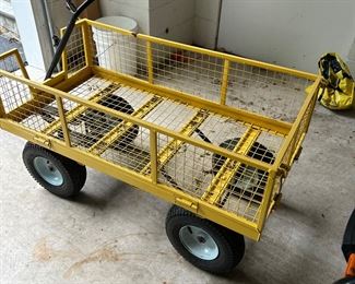 LAWN GARDEN WAGON