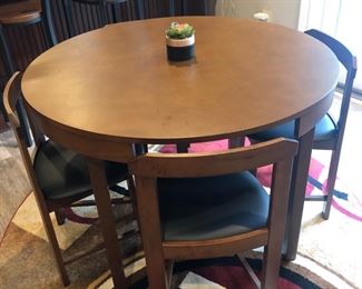 KITCHEN TABLE AND CHAIRS