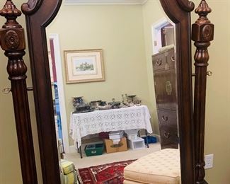 Bernhardt “bookend” mahogany cheval dressing mirror—FINE!