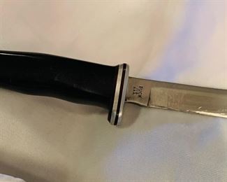 Buck #118 vintage fighting knife with original Buck sheath