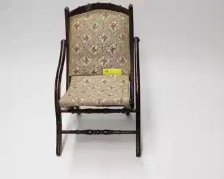 41: Small Children's Folding Chair