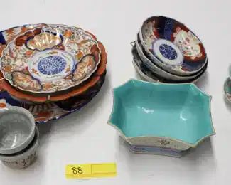 88: Box of Asian Japanese Imari & Chinese Porcelain