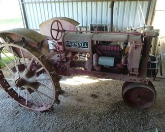 McCormick Farmall F-12 Deering 