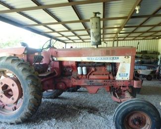 o	McCormick Farmall H w/Front End Loader