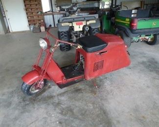 •	1948 Cushman Scooter   view 3