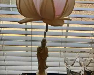 Lamp with lotus petal shade