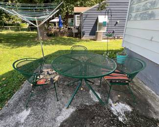 outdoor table and chairs