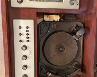 #8		"Ampex reel to reel drawer w/ flip top AM/FM stereophonic cabinet w/ hinge top and 2 side door speakers. *YOU MOVE* *Working, but needs additional repairs* 56.5""x21.5""x30.5"""	($ 500.00)