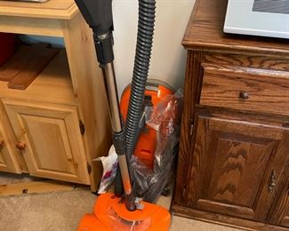 #19		Kenmore Vacuum cleaner 12 amps w/ power mate w/ additional accessories.	($ 25.00)