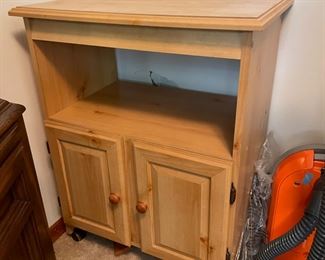 #21		"Rolling Kitchen cart w/ 2 doors and 1 shelf. 27""x17.5""x34""."	($ 65.00)