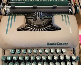 #30		Smith-Corona floating shift vintage typewriter.	($ 30.00)