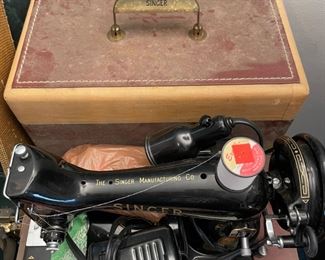 #31		Vintage Singer 99K sewing machine in case w/ foot pedal.	($ 400.00)
