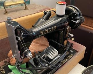 #31		Vintage Singer 99K sewing machine in case w/ foot pedal.	($ 400.00)