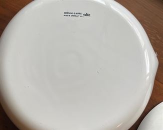 #66		"Vintage Set of Corningware Skillets - P-908-B: 8 1/2"" and P-910-B 10"" with Lids"	($ 40.00)