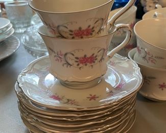 #65		Harmony House - Sonnet 3669 China Set of 8: Dinner Plates, Salad Plates, Soup and Berry Bowls, Mugs and Saucers, Sugar and 2 serving dishes. (51 pcs)	($ 65.00)																							