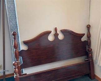 #26		Lea chippendale style carved queen bed frame. Head board and foot board. 	($ 150.00)																							