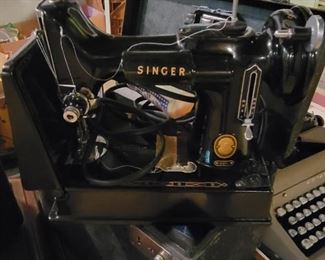 Singer Featherweight 221