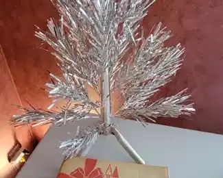2' silver aluminum tree