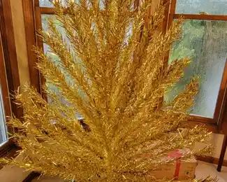 RARE 7' EVERGLEAM GOLD ALUMINUM TREE