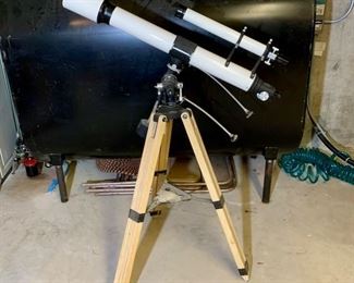 Vintage Lafayette astronomical telescope with mount and accessories