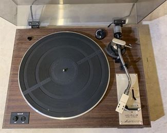 Marantz Model 6110 Turntable