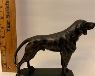 Metal 6" x 8" hunting dog on base.