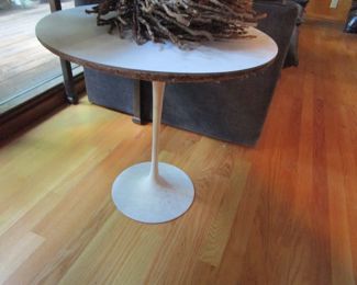 Vintage tulip end table
