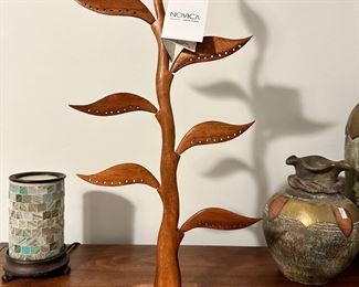 Novica hand carved jempinis wood earring display stand 