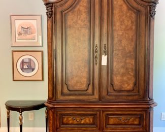 Wardrobe that matches the bedroom suite