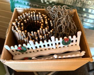 Mini Christmas fences - there's more than what is shown here 
