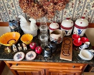 Country kitchen items