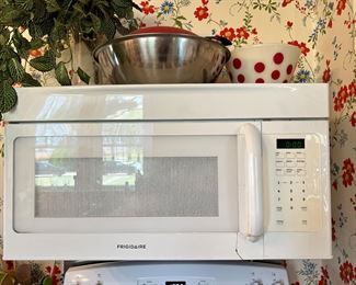 Frigidaire microwave