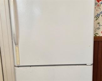 Kenmore refrigerator with bottom freezer