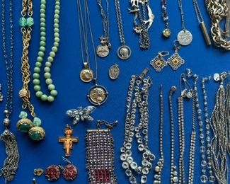 Costume necklaces, bracelets, rings and earrings