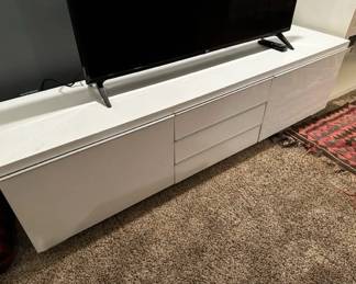 High-gloss white tv stand with CD/DVD storage drawers