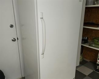 full size Frigidaire refrigerator, works perfectly. Easy removal from basement door right next to it (BUYER MOVES)