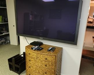 Samsung flat screen plasma TV, 2010 model year, works perfectly