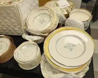 Lenox Charmaine C-512 china set