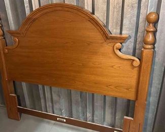 Thomasville Headboard And Rails