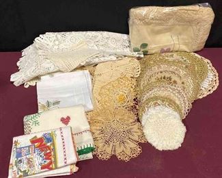 Vintage Dollys Linens