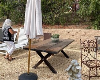 Great metal aluminum picnic table.