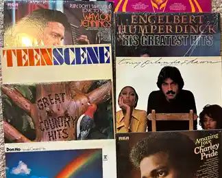 LOTS OF VINYL ALBUMS