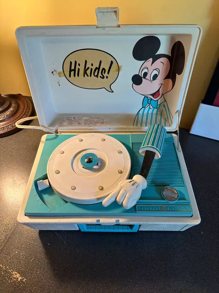 Vintage General Electric Mickey Mouse Record Player! Neat!
