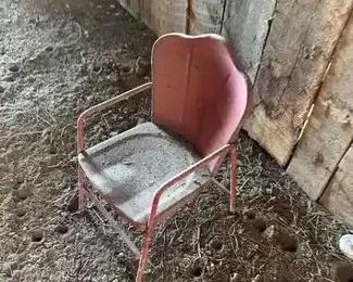 SMALL CHILD'S OUTDOOR CHAIR