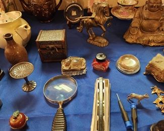 Tea Pots - Magnifying Glass 