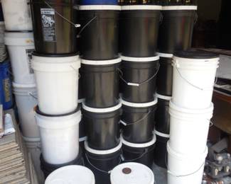 5 gallon buckets of honey