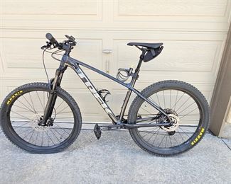 Men's Trek Bike "Roscoe 7" 2019 (M/L)