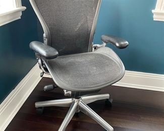  Herman Miller desk chair